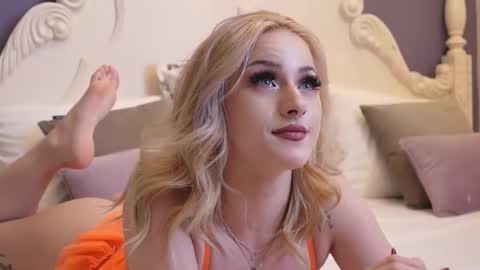 Lucy Lexton online show from 02.17.25