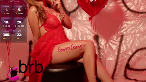 Snapshot of lucyrouse18 chatting on 12.25.24 Lucy online show from 12.25.24