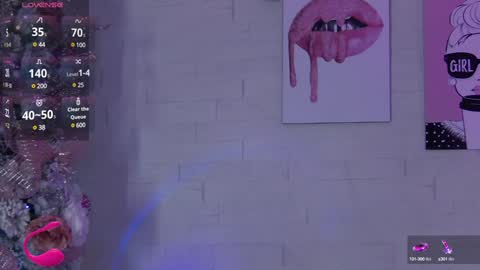 Snapshot of lucyrouse18 chatting on 01.09.25 Lucy online show from 01.09.25