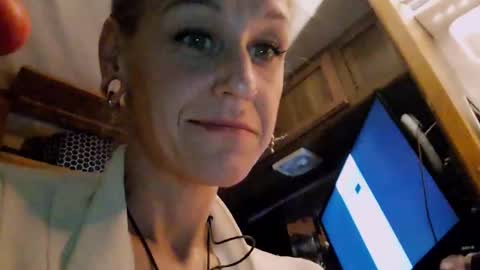 Snapshot of lucyvybes_and_gogert chatting on 03.03.25 Lucy Vybes and Go-Gert online show from 03.03.25