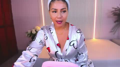 Lucy Wold online show from 05.12.26