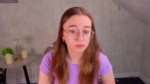 Snapshot of lucyy_green chatting on 06.19.26 Lucy online show from 06.19.26