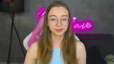 Snapshot of lucyy_green chatting on 06.20.26 Lucy online show from 06.20.26