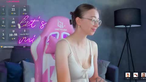 Snapshot of lucyy_green chatting on 07.14.26 Lucy online show from 07.14.26