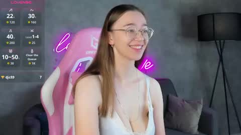 Snapshot of lucyy_green chatting on 07.22.26 Lucy online show from 07.22.26