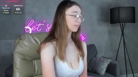 Snapshot of lucyy_green chatting on 07.25.26 Lucy online show from 07.25.26