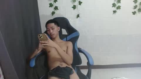 Snapshot of lui_the_fucker chatting on 10.23.25 lui_the_fucker online show from 10.23.25