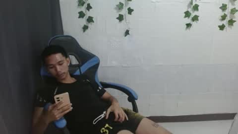 Snapshot of lui_the_fucker chatting on 10.24.25 lui_the_fucker online show from 10.24.25