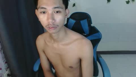 Snapshot of lui_the_fucker chatting on 11.25.25 lui_the_fucker online show from 11.25.25