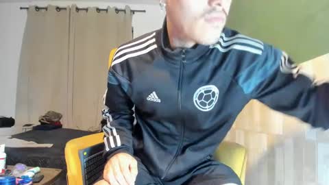 Snapshot of luis_as chatting on 02.26.25 Luis AS online show from 02.26.25
