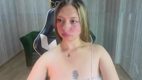 Snapshot of luisa_lulu_t chatting on 10.09.25 Luisa online show from 10.09.25
