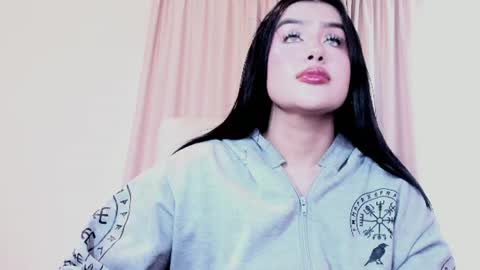 Snapshot of luisaa_diaz_ chatting on 06.22.26 Luisa Diaz online show from 06.22.26