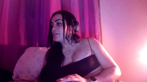 Snapshot of luisamonsterdick chatting on 02.11.25 Luisa Monsters online show from 02.11.25
