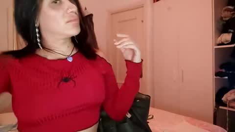 Snapshot of luisamonsterdick chatting on 09.27.25 Luisa Monsters online show from 09.27.25