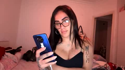 Snapshot of luisamonsterdick chatting on 10.06.25 Luisa Monsters online show from 10.06.25