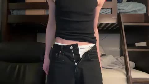 Snapshot of luisapolonio chatting on 02.01.25 Luis online show from 02.01.25