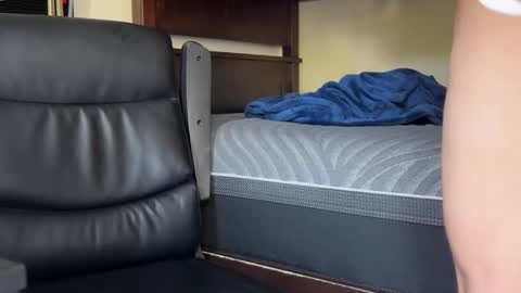 Snapshot of luisapolonio chatting on 10.30.25 Luis online show from 10.30.25