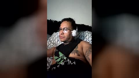 Snapshot of luisjg24hrs chatting on 03.24.26 luisjg24hrs online show from 03.24.26