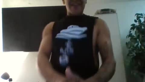 Snapshot of luisjg24hrs chatting on 04.02.26 luisjg24hrs online show from 04.02.26