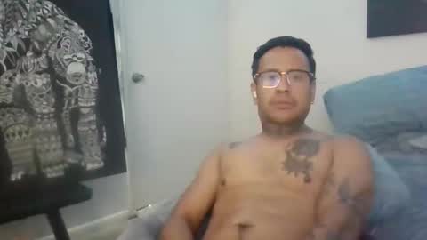 Snapshot of luisjg24hrs chatting on 04.10.26 luisjg24hrs online show from 04.10.26