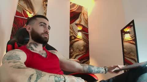 Snapshot of luke_davis01 chatting on 10.14.25 LUKE online show from 10.14.25