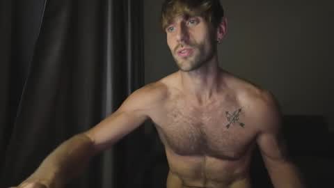 Snapshot of lukegunn22 chatting on 11.08.25 MR. Luke Gunn online show from 11.08.25