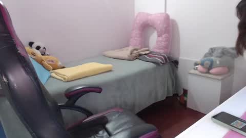 Vicky online show from 12.14.24