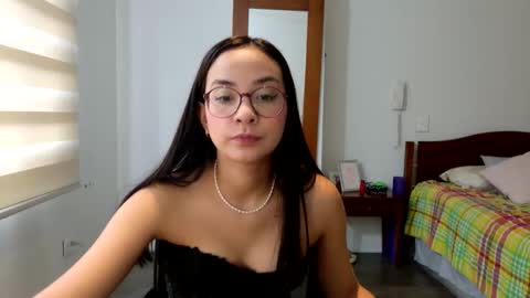 Snapshot of lulibee_ chatting on 03.30.26 Luli online show from 03.30.26