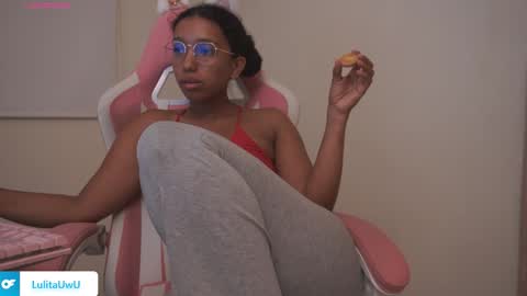 Snapshot of lulitauwu chatting on 11.12.25 lulitauwu online show from 11.12.25