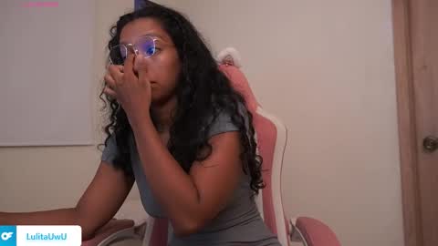 Snapshot of lulitauwu chatting on 11.23.25 lulitauwu online show from 11.23.25