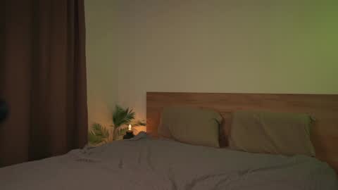 Snapshot of lulu_lovett chatting on 12.06.24 lulu_lovett online show from 12.06.24