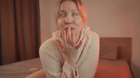 Snapshot of lulu_lovett chatting on 12.12.24 lulu_lovett online show from 12.12.24