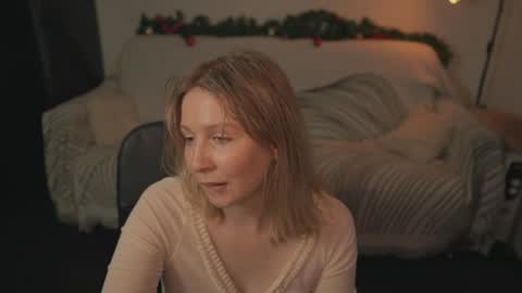 Snapshot of lulu_lovett chatting on 01.09.25 lulu_lovett online show from 01.09.25