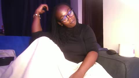 lulu_sparks1 online show from 12.05.25