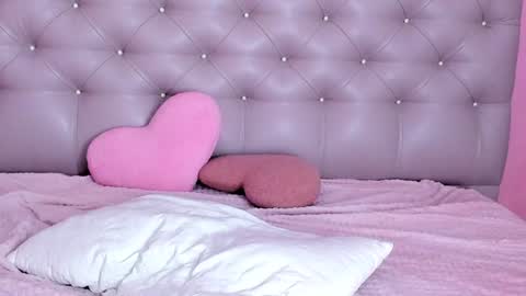 Snapshot of lulu_wolfie chatting on 12.14.24 Lulu online show from 12.14.24