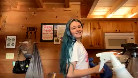 Connie online show from 12.21.25