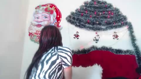 Snapshot of luluu_08 chatting on 12.12.24 LULU online show from 12.12.24