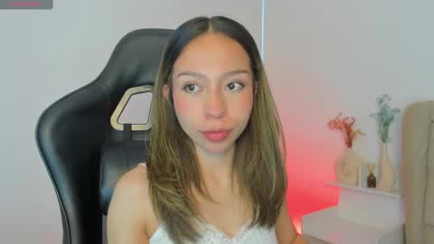 Snapshot of luluuberry chatting on 11.23.25 luluuberry online show from 11.23.25