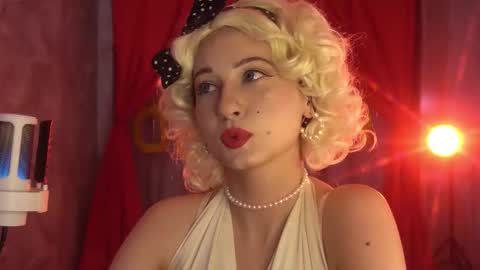 Snapshot of lumenova chatting on 09.26.25 Amelia online show from 09.26.25