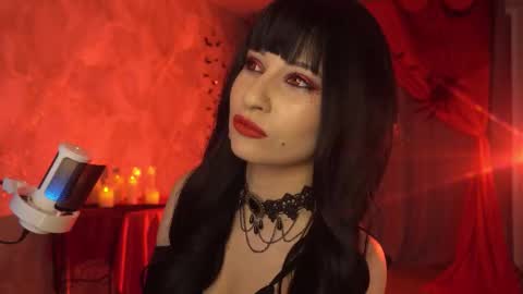 Snapshot of lumenova chatting on 10.05.25 Amelia online show from 10.05.25