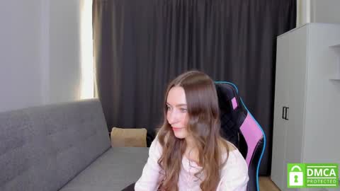 Snapshot of luminaya chatting on 04.01.26 Naya online show from 04.01.26
