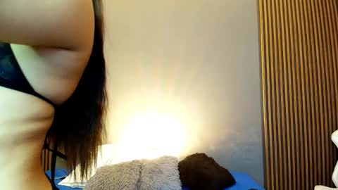 Snapshot of luna_and_banji chatting on 09.19.25 luna and banji online show from 09.19.25