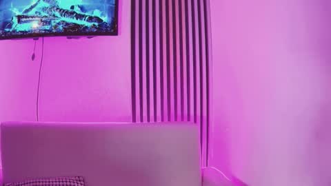 Snapshot of luna_and_banji chatting on 12.03.25 luna and banji online show from 12.03.25