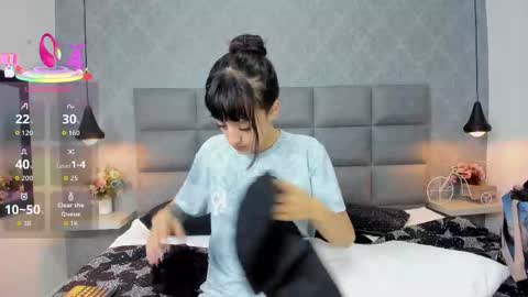 Snapshot of luna_bella3 chatting on 11.29.25 Luna online show from 11.29.25