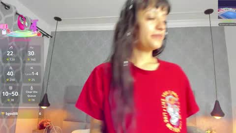 Snapshot of luna_bella3 chatting on 12.02.25 Luna online show from 12.02.25