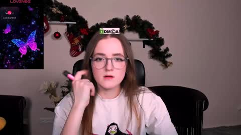 luna_berryy online show from 01.03.25