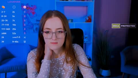 luna_berryy online show from 01.05.25