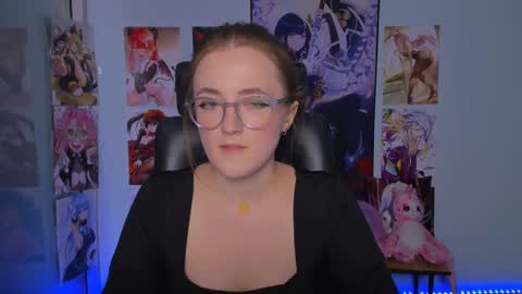 luna_berryy online show from 01.17.25