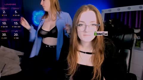 luna_berryy online show from 02.04.25