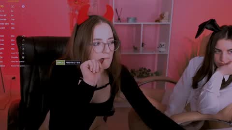 luna_berryy online show from 02.06.25